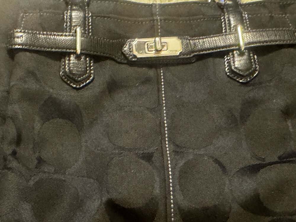 Coach - Picture 7 of 9